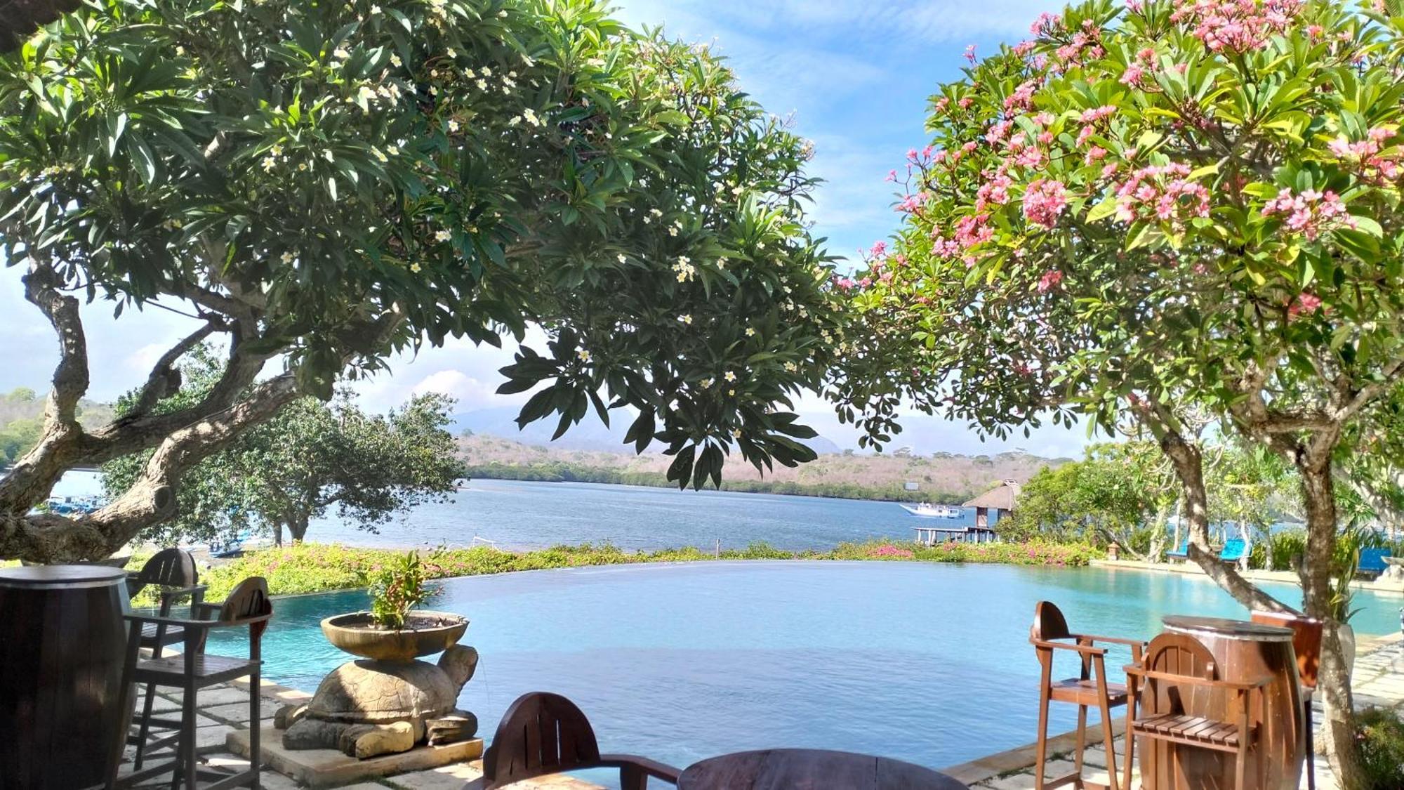 Naya Gawana Resort & Spa Banyuwedang Exterior photo