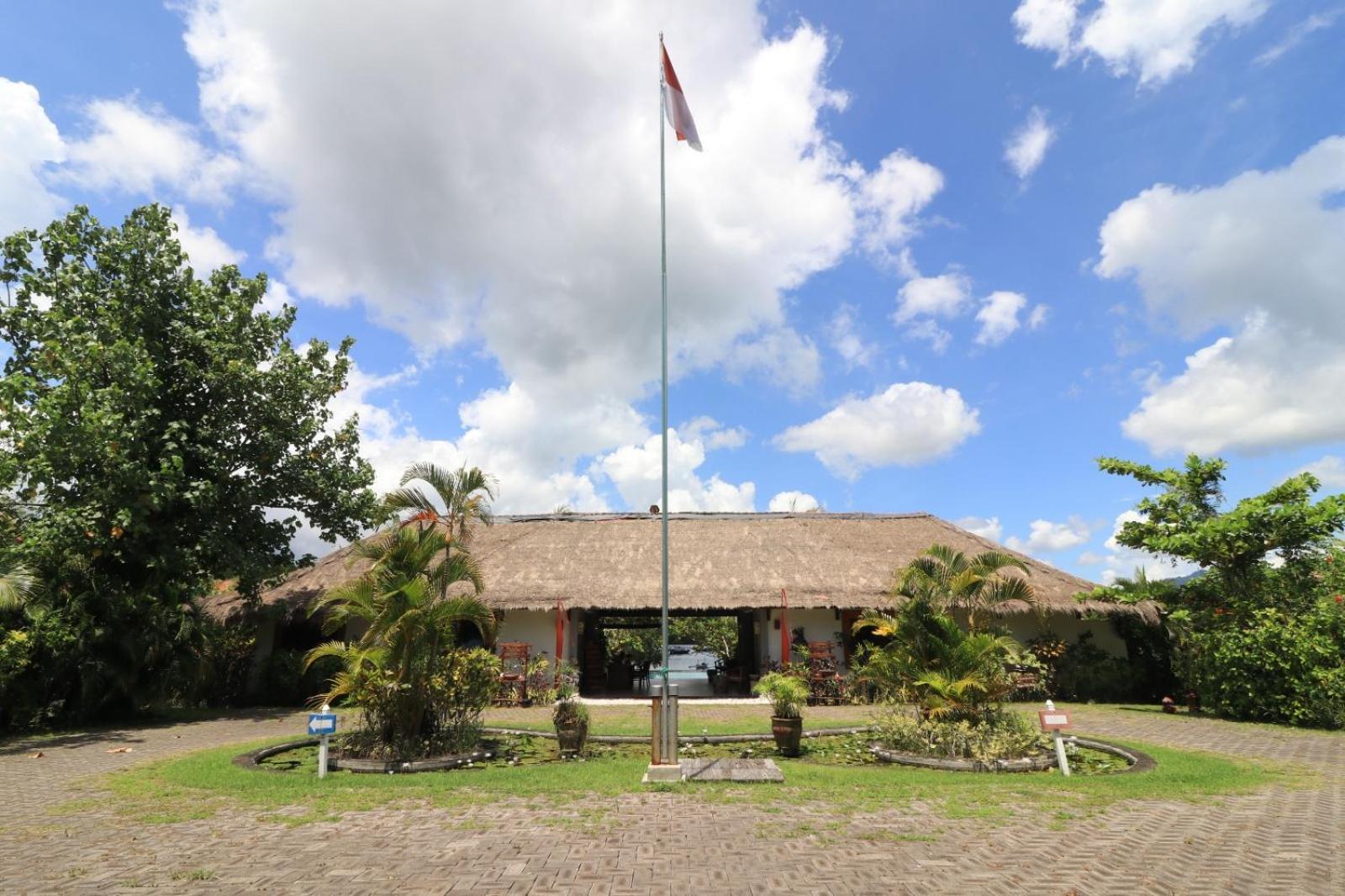 Naya Gawana Resort & Spa Banyuwedang Exterior photo