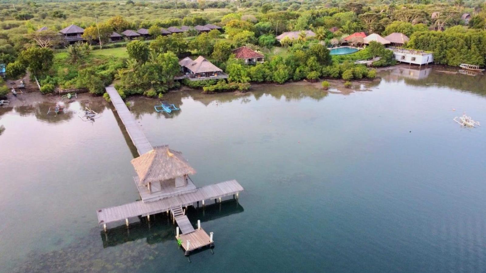 Naya Gawana Resort & Spa Banyuwedang Exterior photo